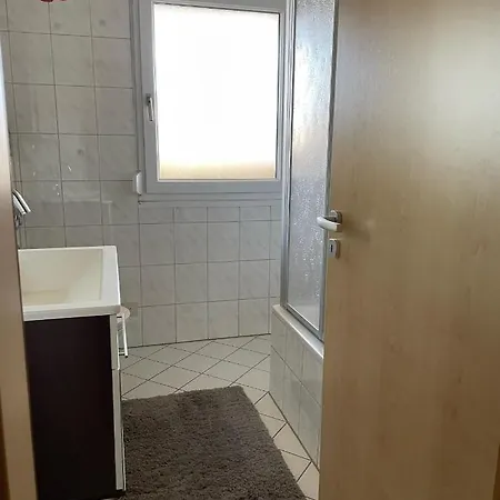 Zentrale Grosszuegige Dachterassen Whg Am Stadtpark In 15 Min Mit U-bahn Zur Messe