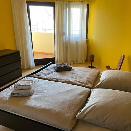 Appartement Zentrale Grosszuegige Dachterassen Whg Am Stadtpark In 15 Min Mit U-bahn Zur Messe