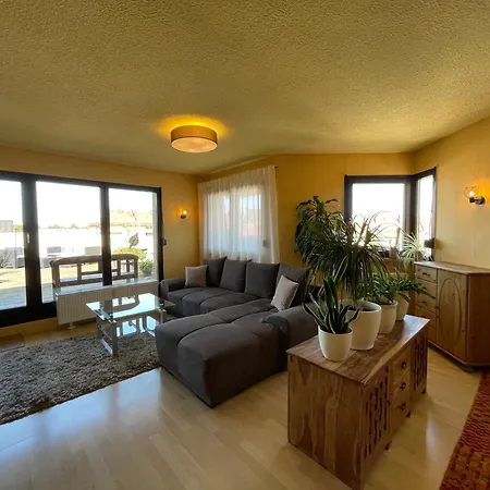 Zentrale Grosszuegige Dachterassen Whg Am Stadtpark In 15 Min Mit U-bahn Zur Messe Appartement *